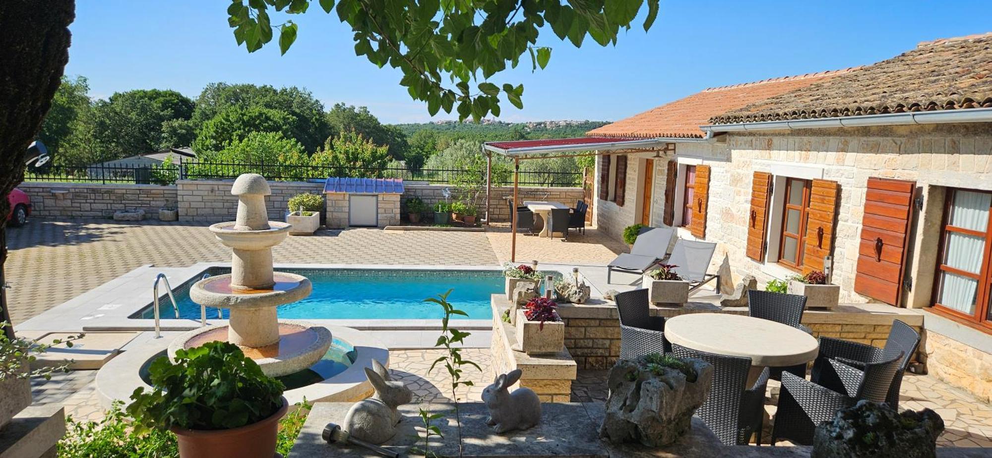 Apartments Vesna With Pool - New! Sveti Lovreč Pazenatički Buitenkant foto