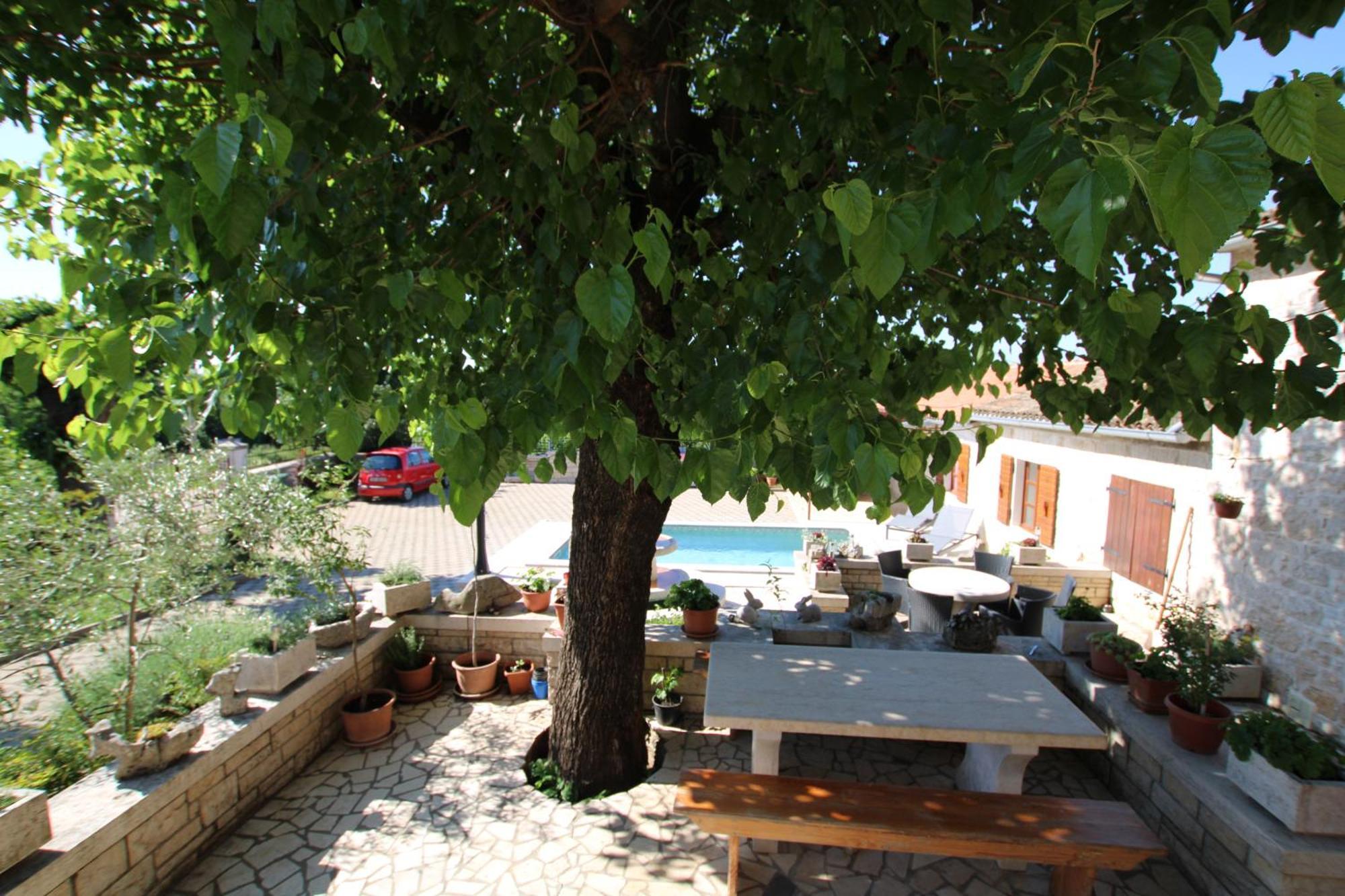 Apartments Vesna With Pool - New! Sveti Lovreč Pazenatički Buitenkant foto